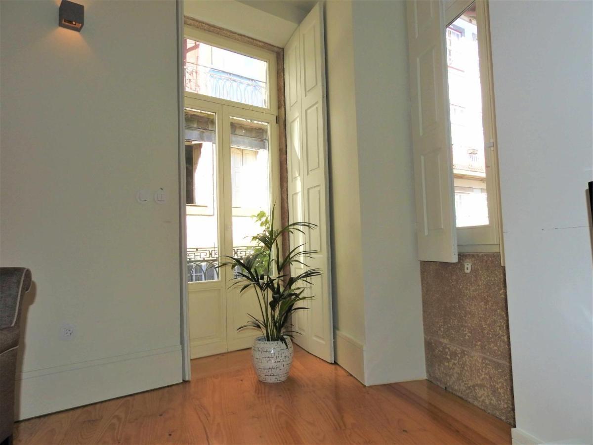 Oporto Delight 1 Luxury Apartment In Historic Center With Balcony Max 4 P Экстерьер фото